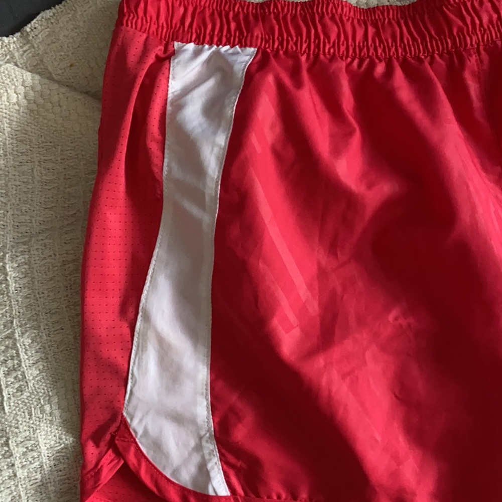 Medium Adidas Short - Picture 3 of 6